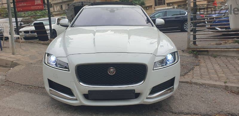 Jaguar XF 2016 1