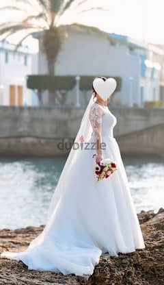 Wedding Dress , very clean, used 1 time