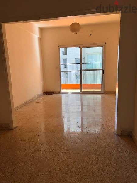 For rent in the heart of Achrafieh near Lau medical center, مستشفى رزق 6