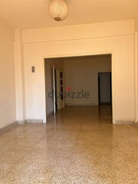 For rent in the heart of Achrafieh near Lau medical center, مستشفى رزق 8