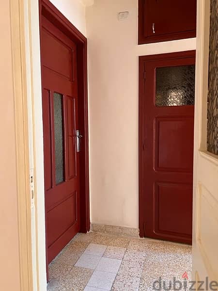 For rent in the heart of Achrafieh near Lau medical center, مستشفى رزق 10