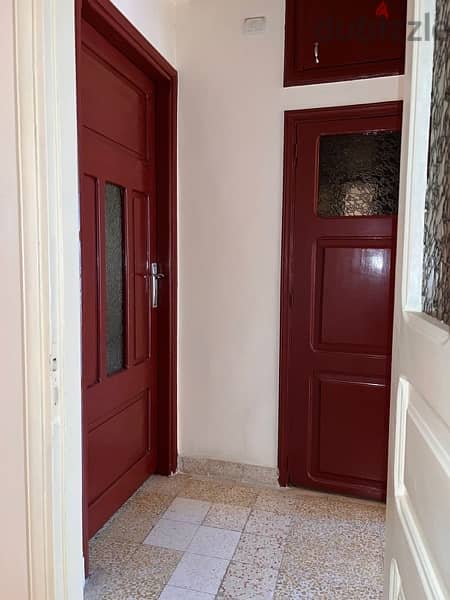 For rent in the heart of Achrafieh near Lau medical center, مستشفى رزق 17