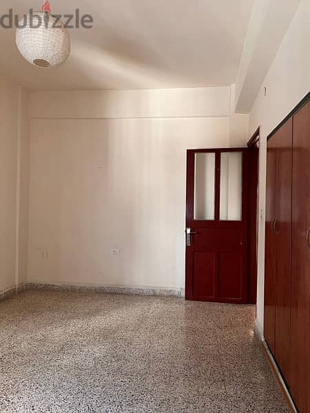 For rent in the heart of Achrafieh near Lau medical center, مستشفى رزق 3