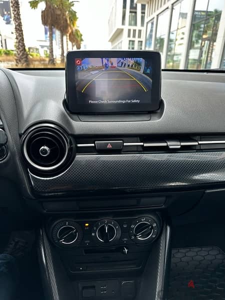 Mazda 2 2019 12