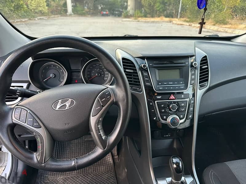 Hyundai Elantra GT 2014 4