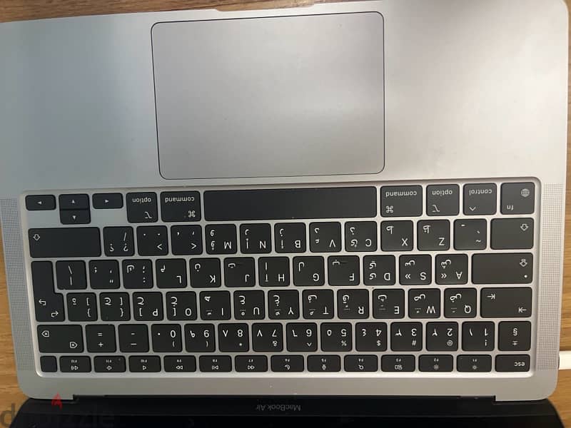 clean mac book used for short time 1