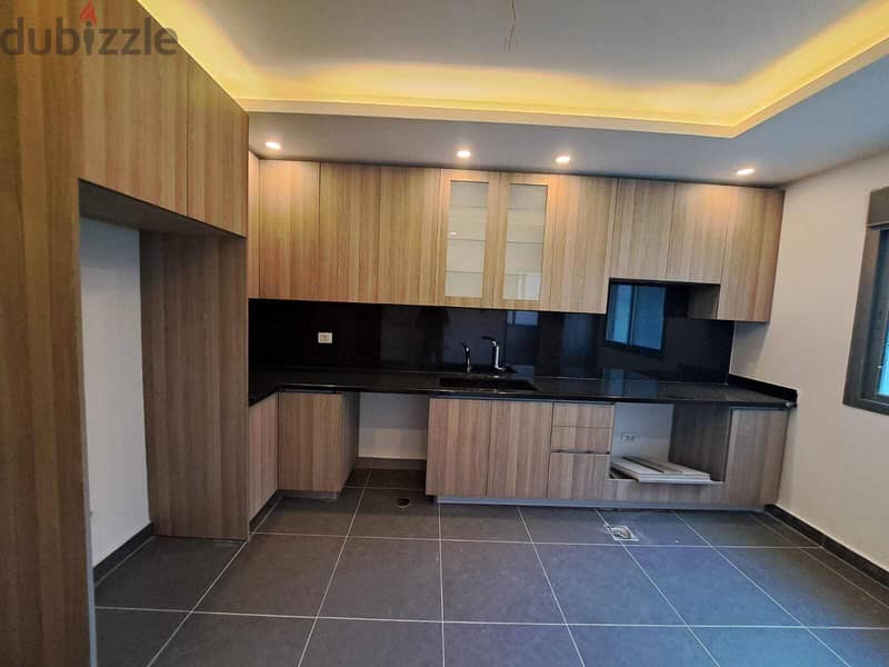 185m² Apartment with Mountain View for Sale in Hazmieh 1