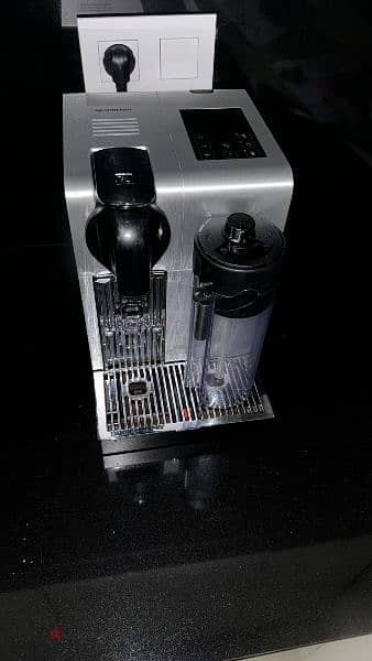 - Nespresso machine: Lattissima Pro 1