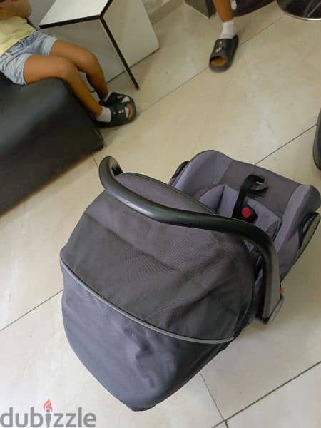 carseat verry good condition 0 to 13kg 6