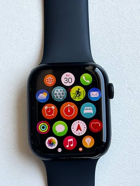 Apple Watch S8 45mm 6