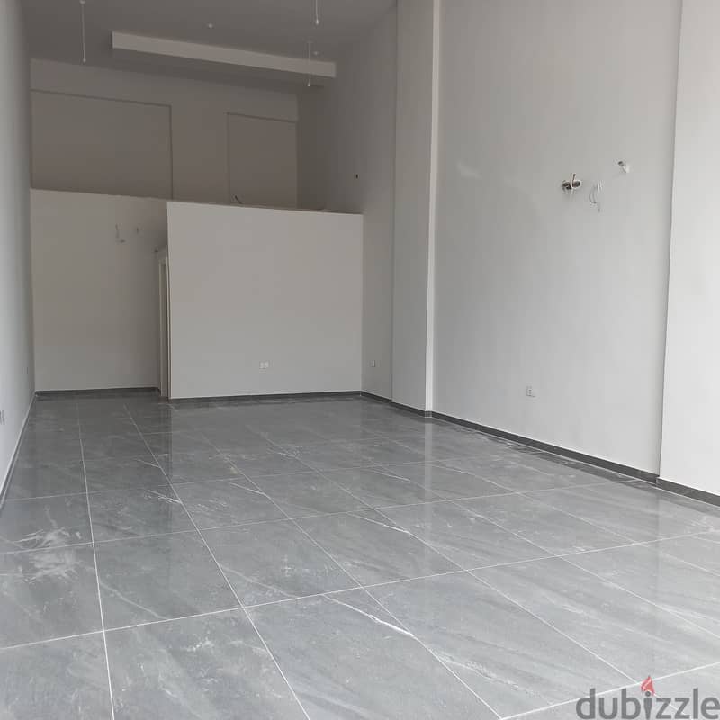 New built shop of 6m ceiling height for rent in Zalka 1