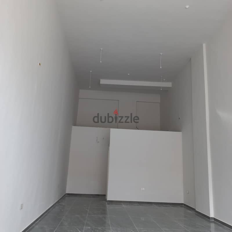 New built shop of 6m ceiling height for rent in Zalka 2