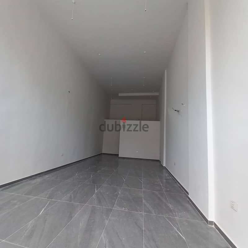 New built shop of 6m ceiling height for rent in Zalka 5