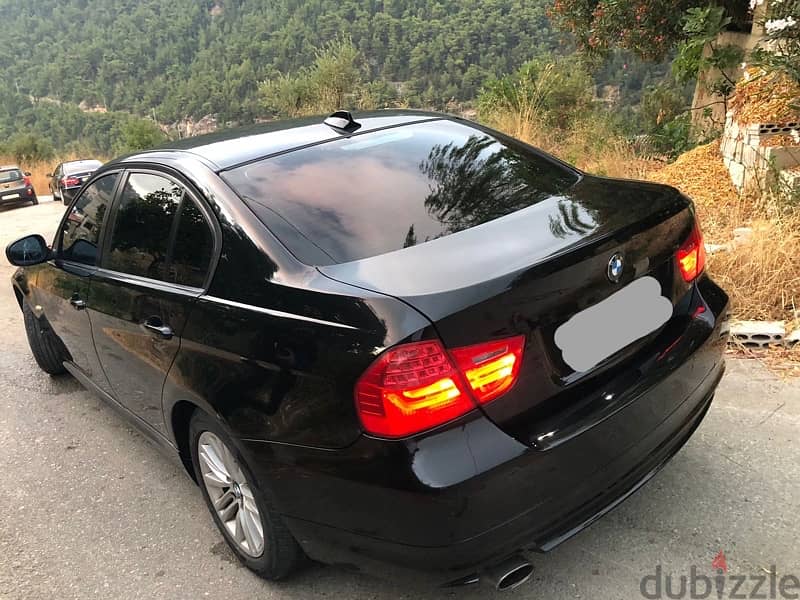 318 2009 (black luxury car one onwer) 3