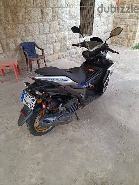 used like new. 
meshyeh 4000km
dawer w mshi 
pls contact 03419829
adham 2