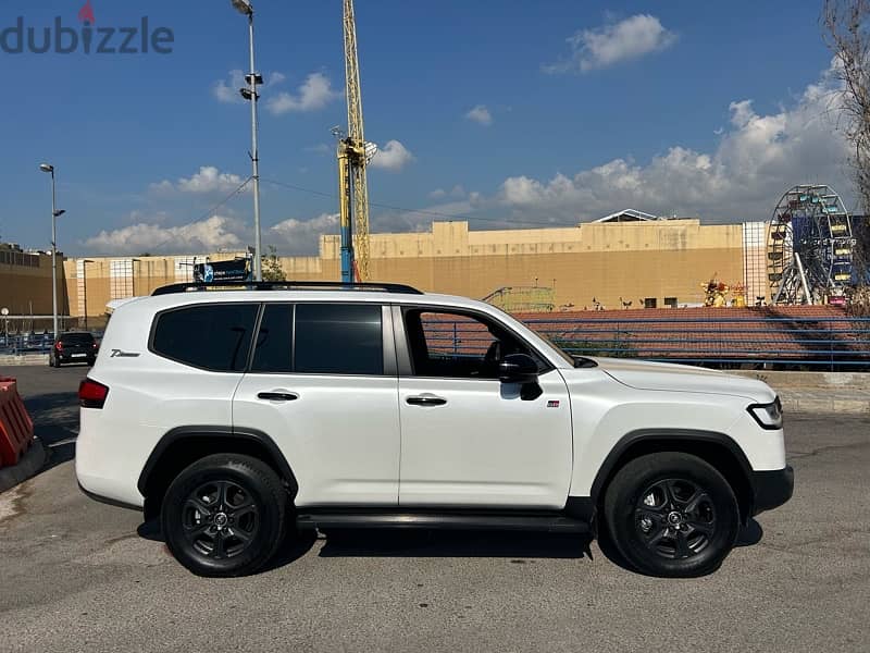 Toyota Land Cruiser GR 2022 From Bumc 14000 km Under Warranty !! 2