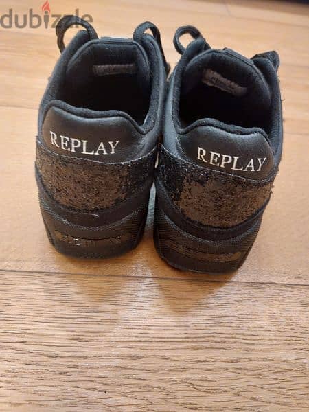 replay shoes 1