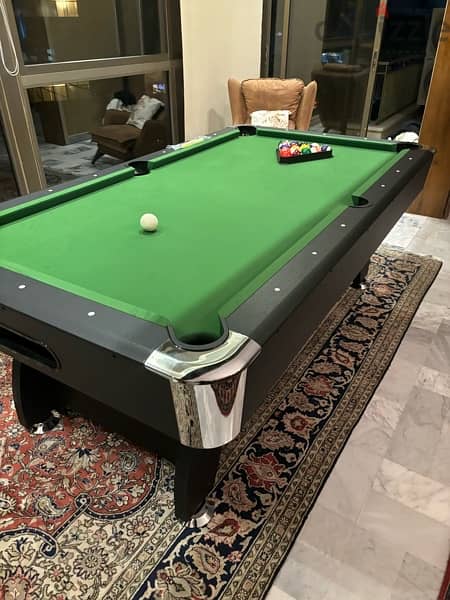 Pool table 7 feet 3