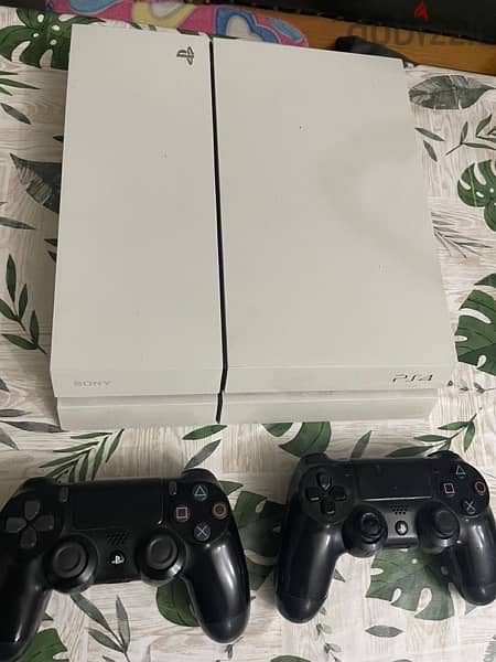 ps4 barely used and refurbished for better use 0