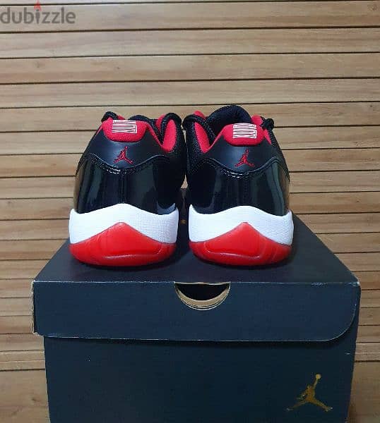 Air Jordan 11 Low" Bred "2015 2