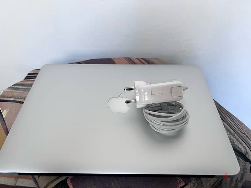 MacBook Air 13.3-Inch 2017 9