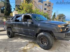 Custom Chevrolet Avalanche 2004 0