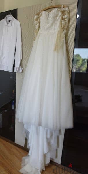 Wedding Dress , very clean, used 1 time 4