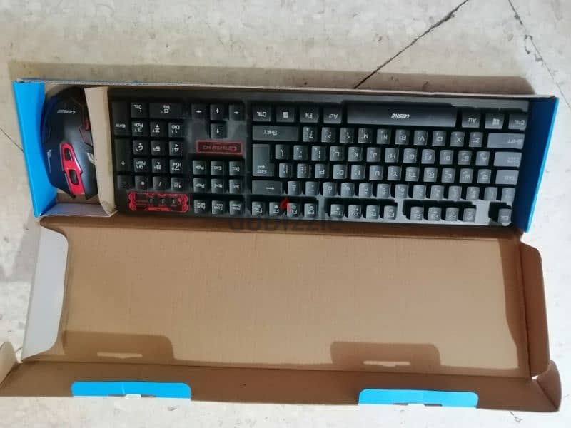 used like new keyboard & mouse wireless مستعملين شي بسيط 2