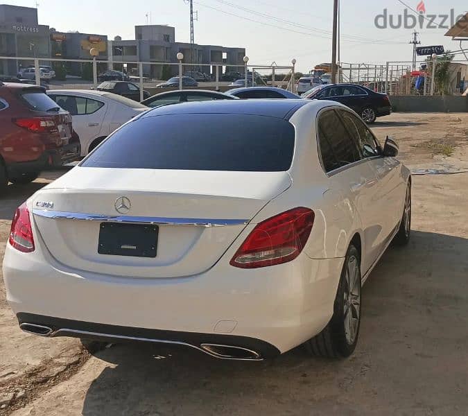 Mercedes-Benz C-Class 2016 super clean 4