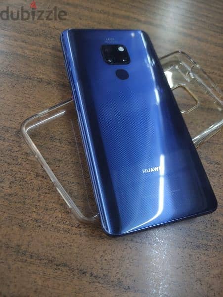 Huawei mate 20 العادي مش بروح برو
6 ram 
128 GB 

معالج قوي Kirin 980 6