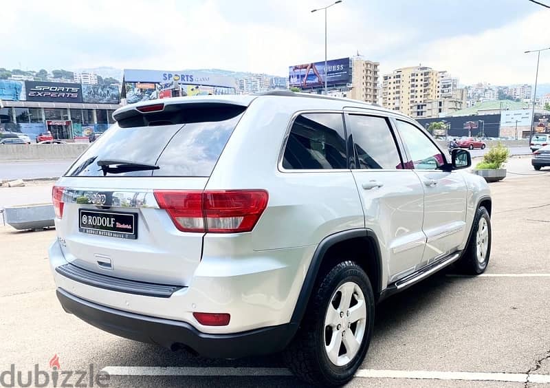 Jeep Grand Cherokee 2011 1