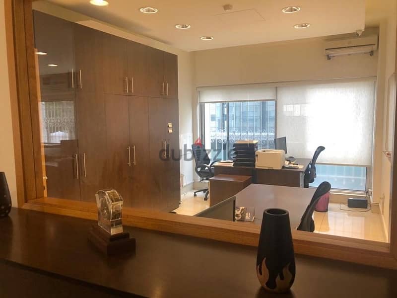 office for sale in Zalka مكتب مفروش للبيع 5