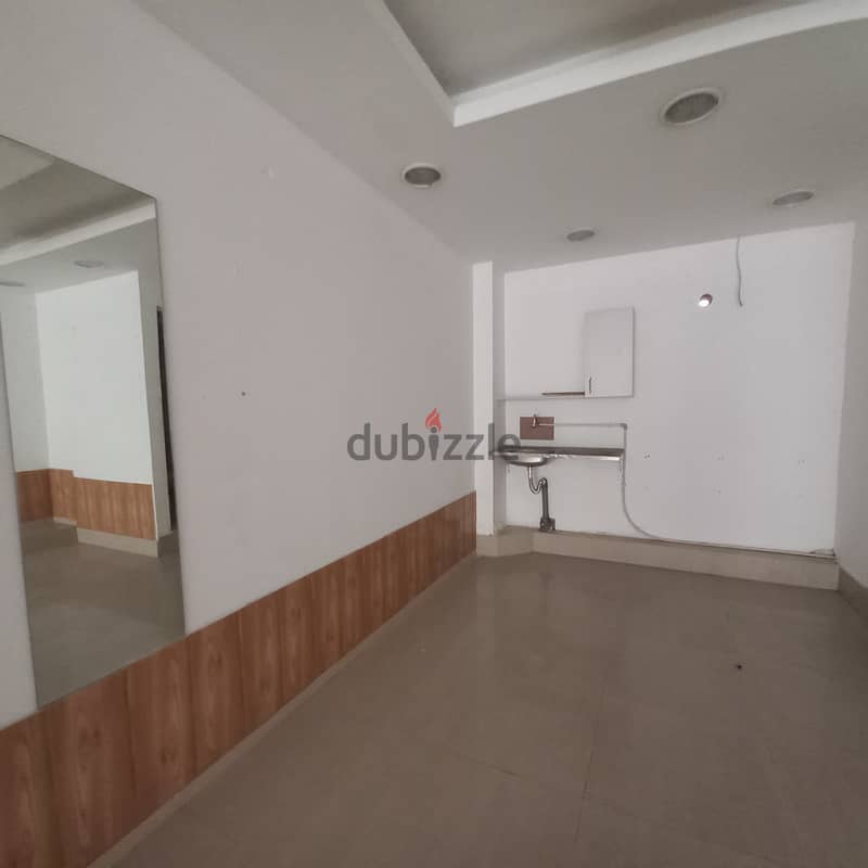 Shop for rent in Zalka محل تجاري للإيجار في الزلقا 3