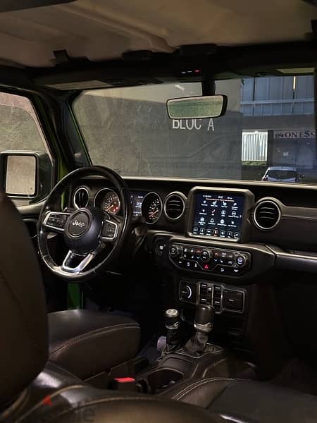 Jeep Wrangler Sahara 2019 3