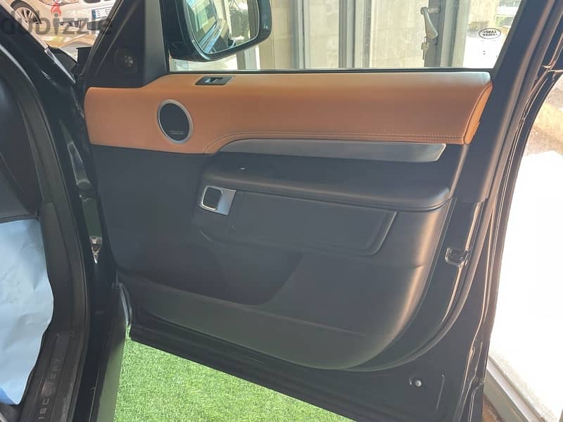 Land Rover Discovery 2017 10