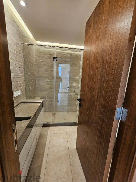 Open View l Luxurious 350 SQM Apartment in Ain Al Tineh. 6