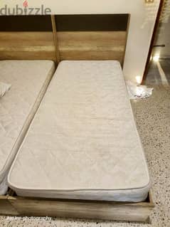 single bed with matress