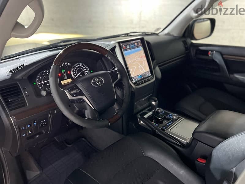 Toyota Land Cruiser 2018 GXR 1 Owner BUMC Service 10