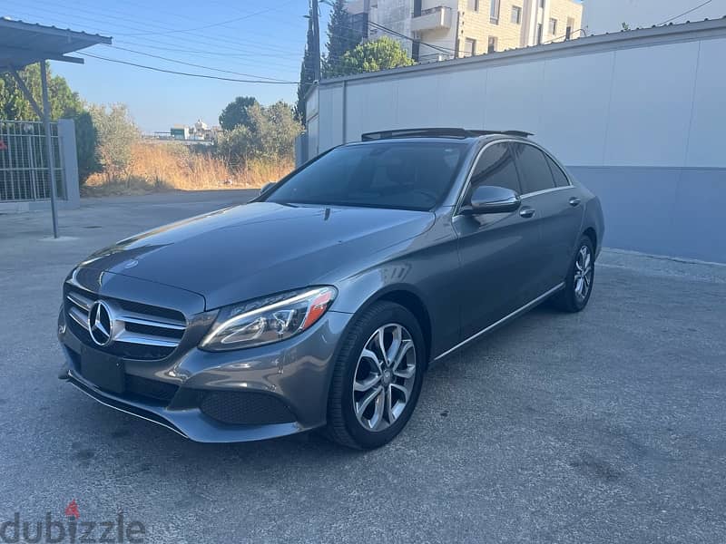 Mercedes C300 4matic 2017 clean carfax 2