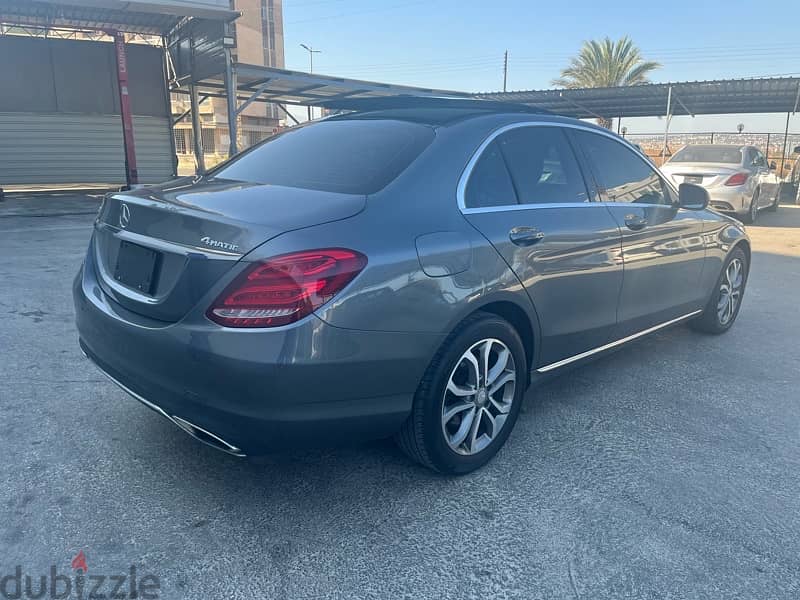 Mercedes C300 4matic 2017 clean carfax 3