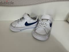 Nike sneakers 0