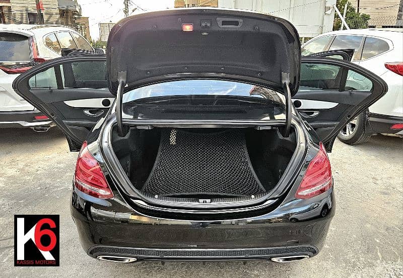 Mercedes-Benz C300 4MATIC Aamag 8