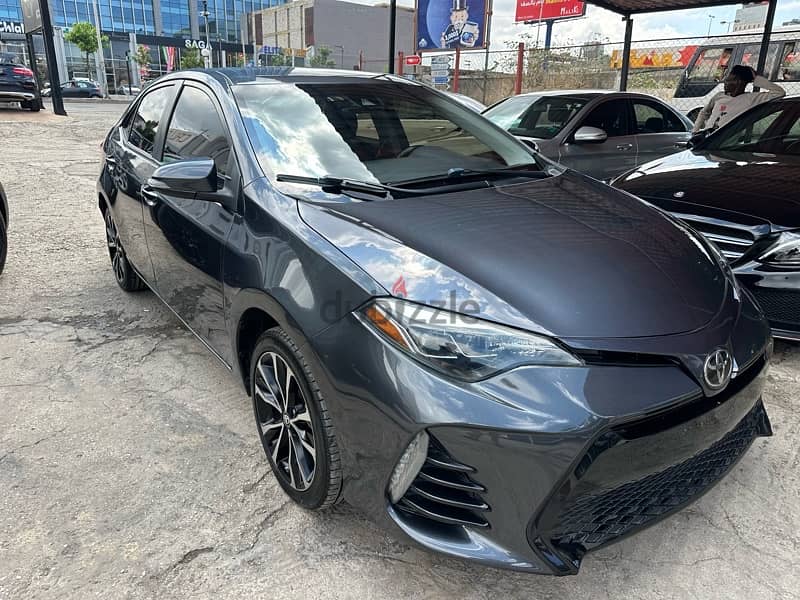 Toyota Corolla 2017 SE like new 11