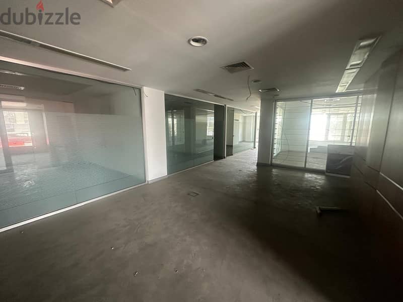 Showroom in Mar Mikhael For Rent معرض واسع في مار ميخائيل 1