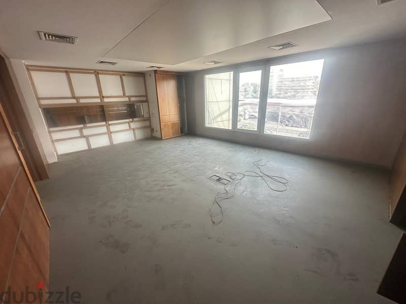 Showroom in Mar Mikhael For Rent معرض واسع في مار ميخائيل 9