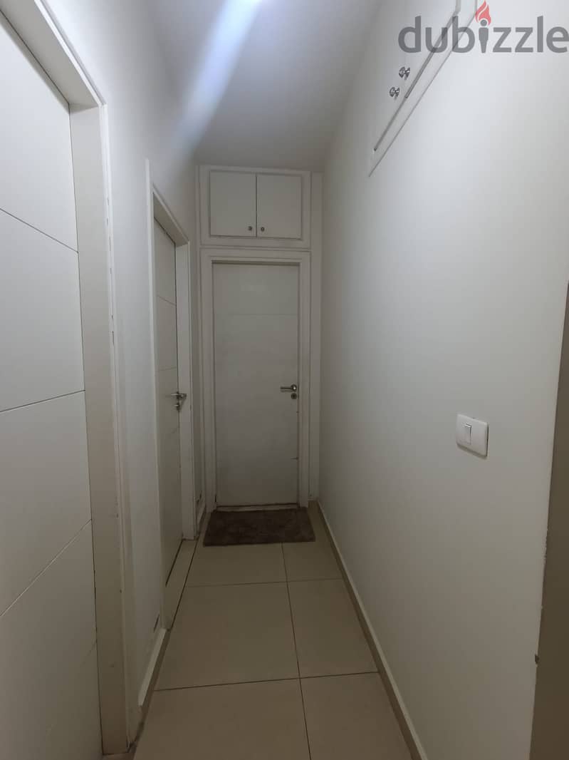 Apartment For Sale in sin el fill saloumi شقة للبيع في سن الفيل صالومي 4