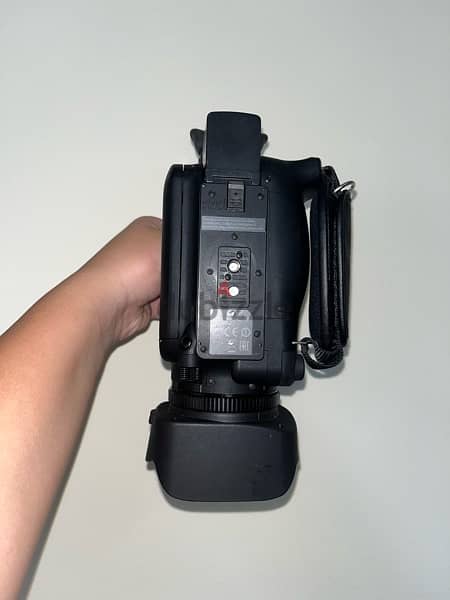 Canon XA25 5