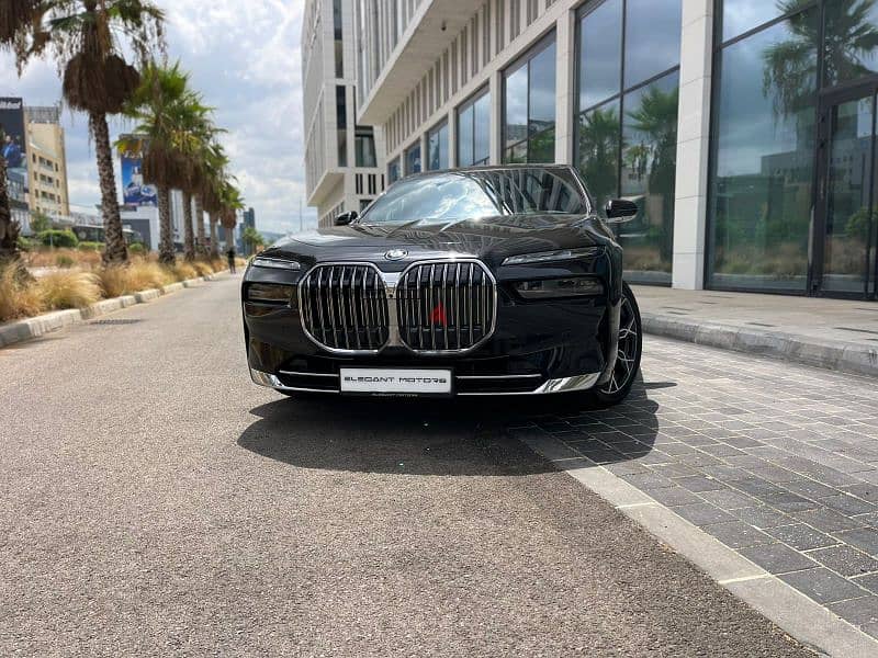 2023 BMW 750e Hybrid with only 3,500km 0