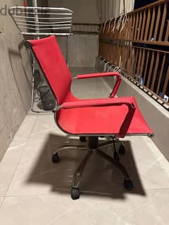 chair like new