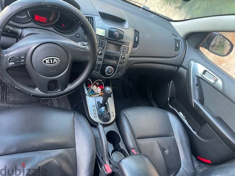 Kia Cerato 2011 4